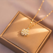 Load image into Gallery viewer, cLover Necklace