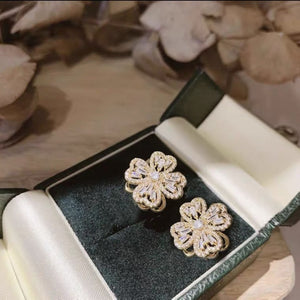 cLover Earrings