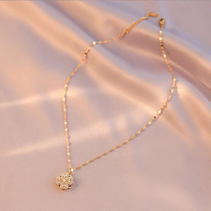 cLover Necklace